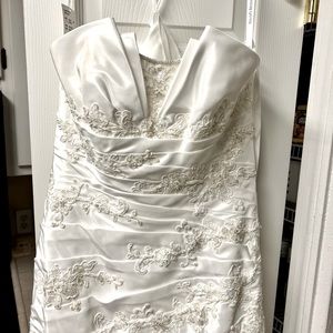 David’s bridal wedding dress